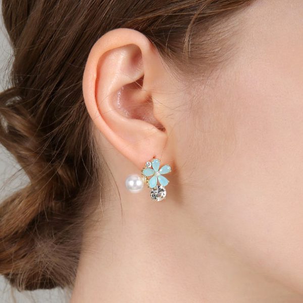 甜美淡藍花擬珍珠鋯石耳環